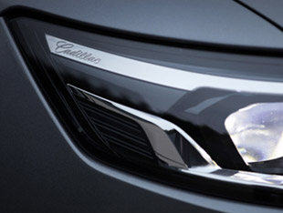 2020 Cadillac XT6 headlights