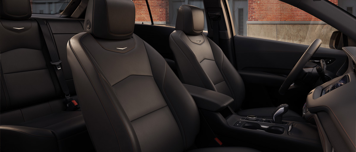 The black leather front interior of the 2019 Cadillac XT4