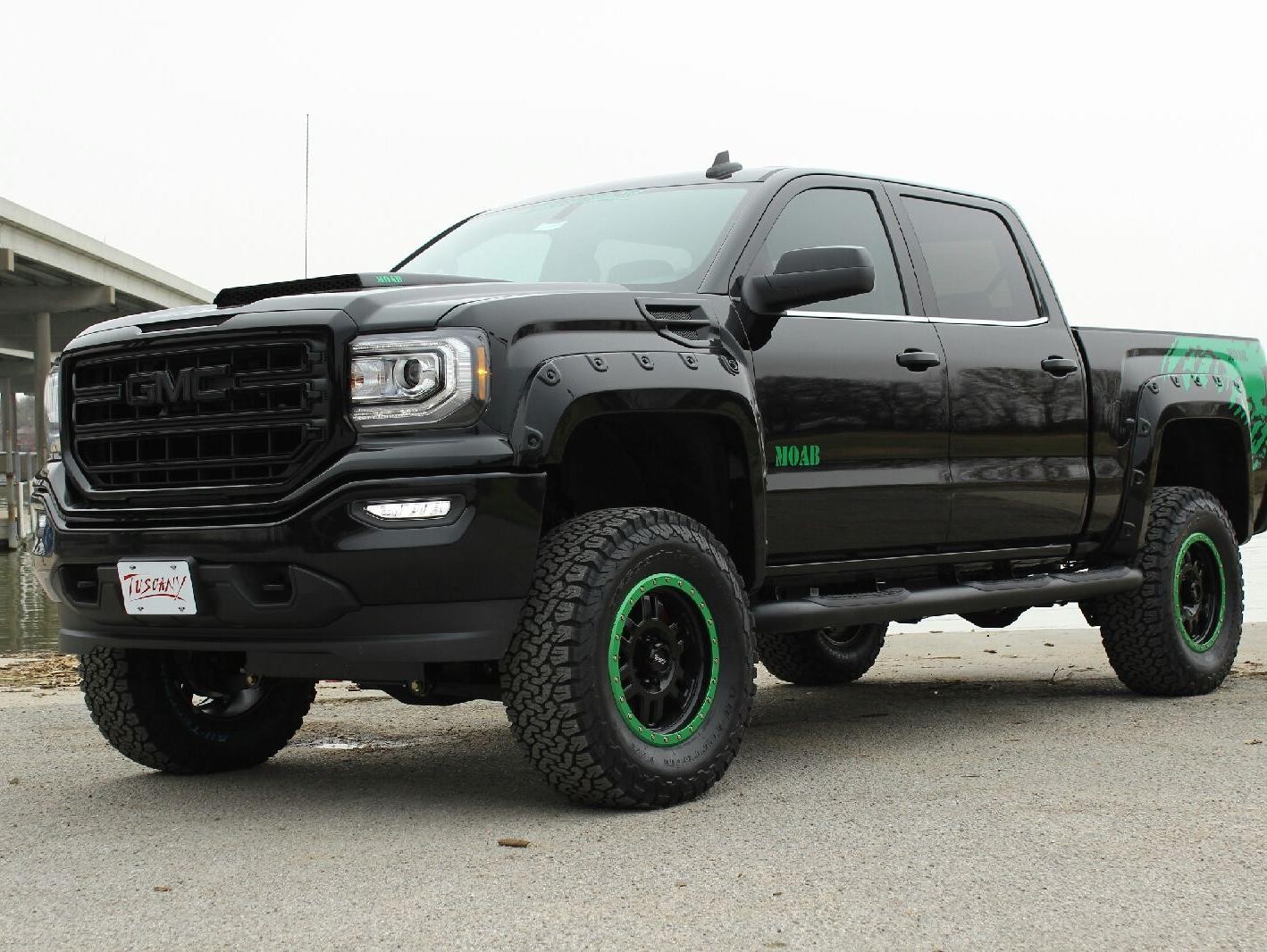 2016 GMC MOAB