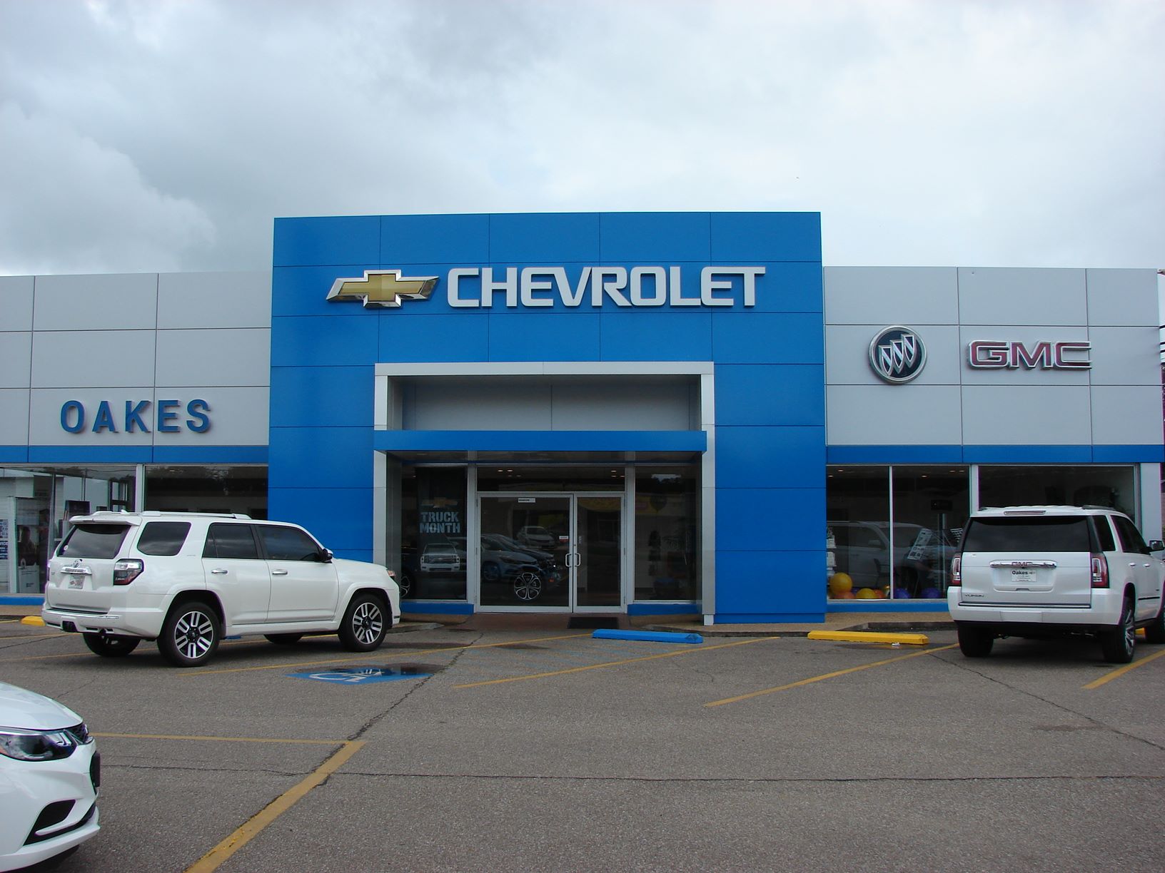 Oakes Chevrolet GMC in GREENVILLE | An Indianola, McGehee, AR, & Cleveland,  MS Chevrolet and GMC Vehicle Source