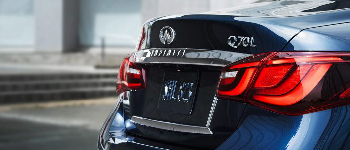Rear view of 2019 Q70L