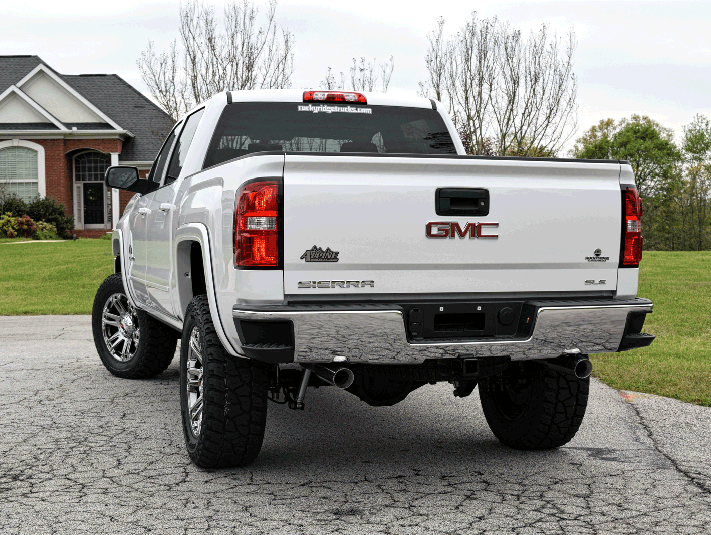 Superior Motors is a ORANGEBURG GMC dealer and a new car and used car