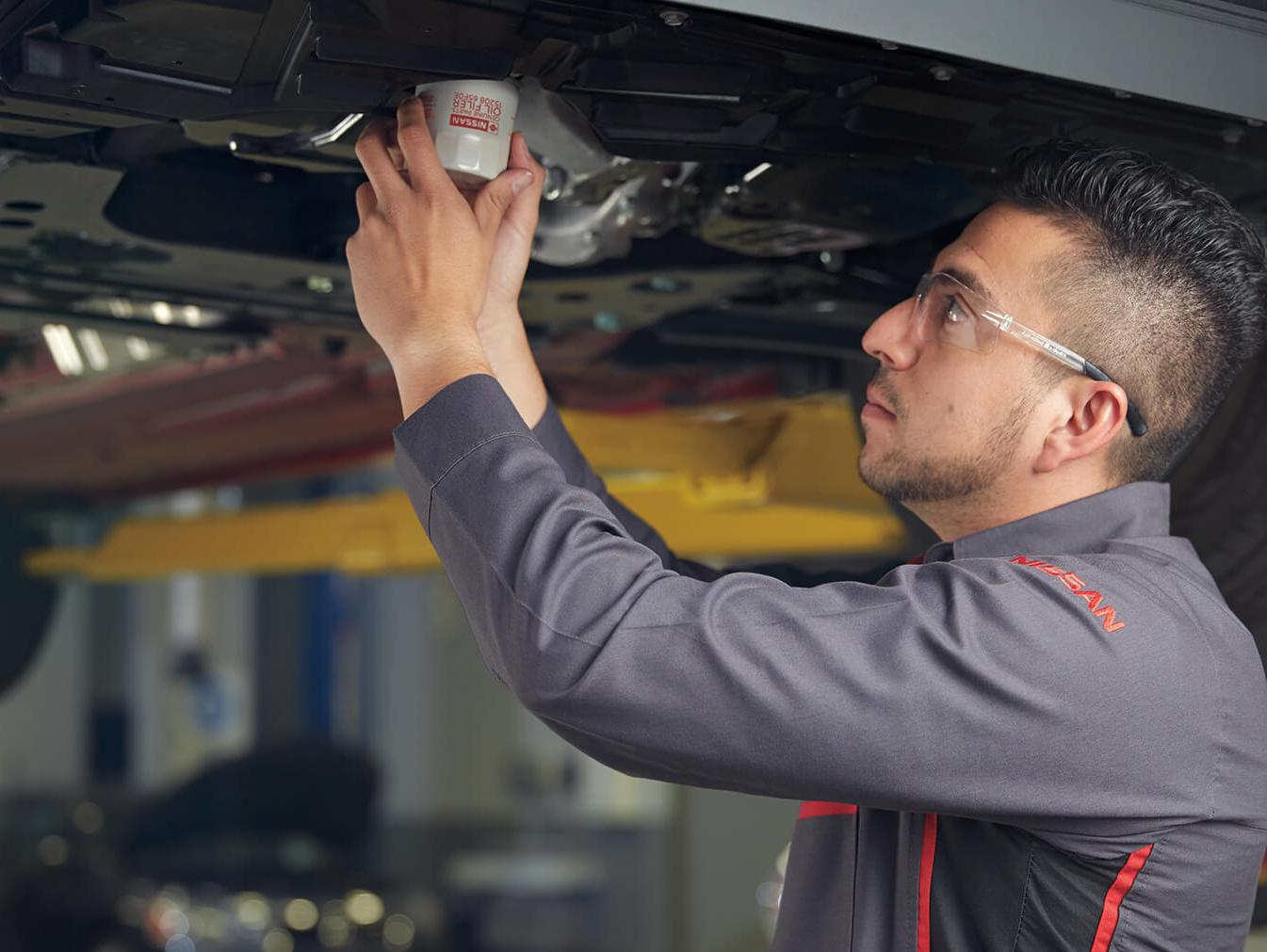 Reed Nissan Clermont is a Clermont Nissan dealer and a new car and used