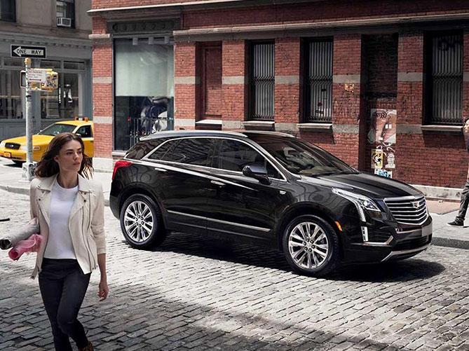 CADILLAC XT5 3.6 PLATINUM CROSSOVER FEATURES