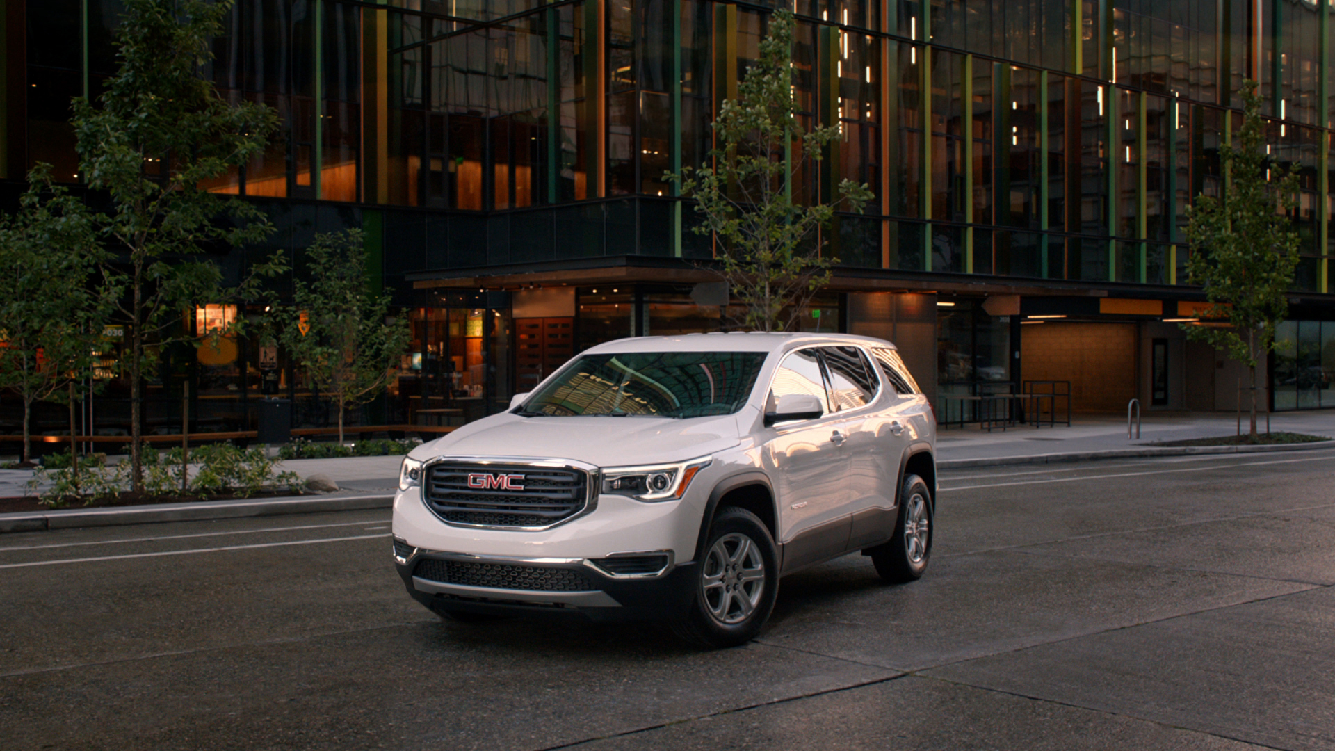  2018 GMC Acadia | Lifestyle | City Building