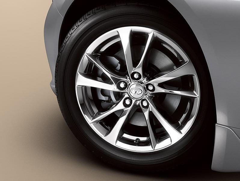 Infiniti split 5-spoke wheel. Infiniti split 5-spoke wheel.