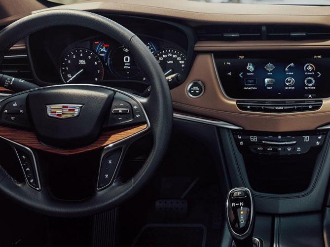 CADILLAC XT5 CROSSOVER FEATURES
