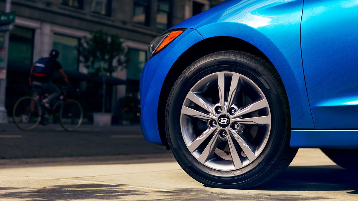 2017 Hyundai Elantra five-spokes wheels. 2017 Hyundai Elantra five-spokes wheels.