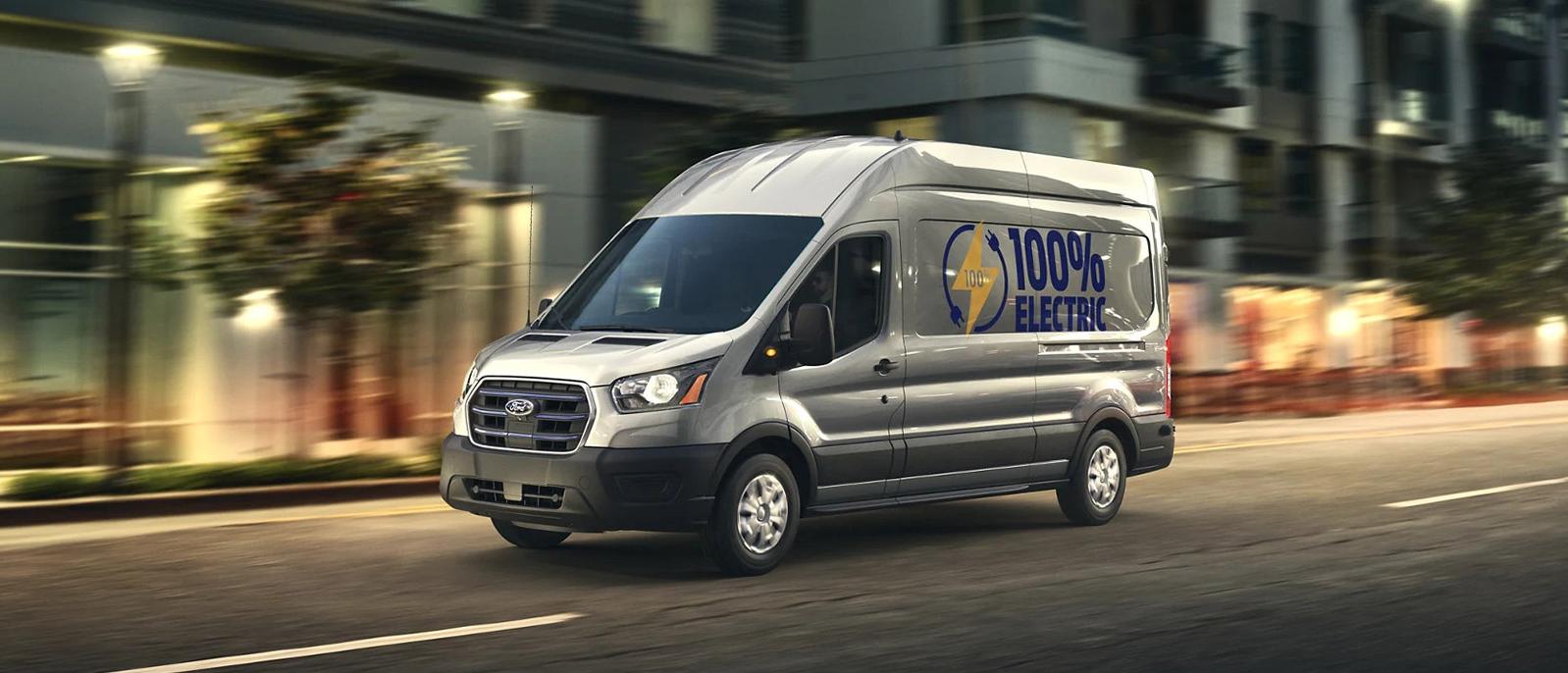 2022 Ford E-Transit is running on the road. 2022 Ford E-Transit is running on the road.
