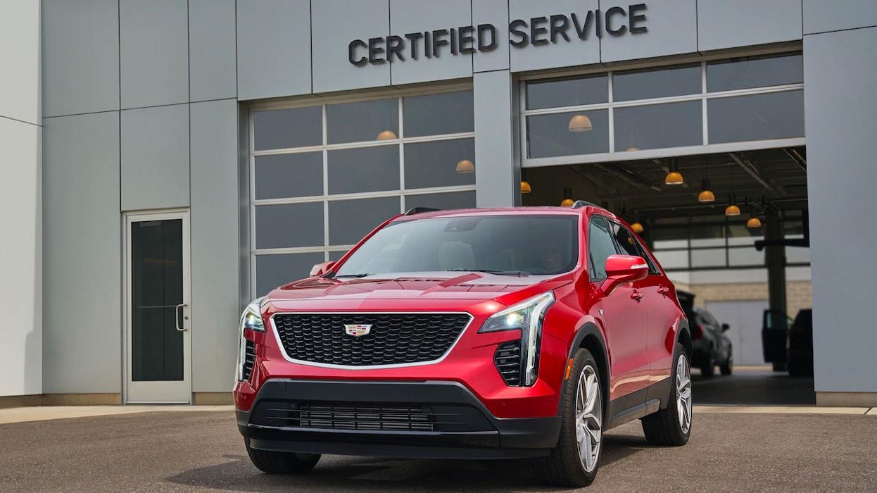 XT4 parked outside a service center