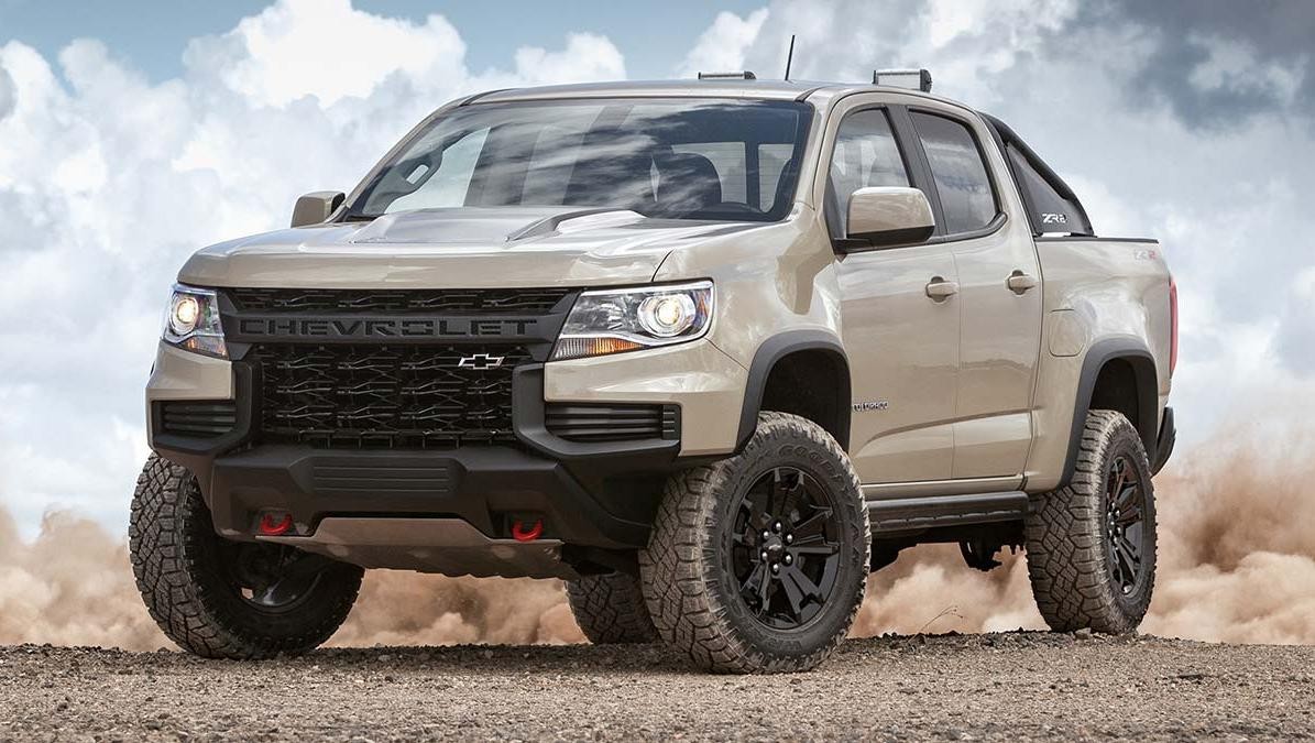 2022 Chevy Colorado Tan in the dirt