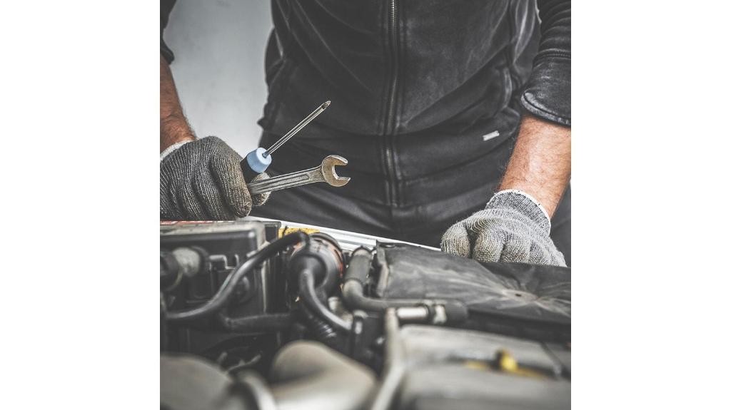 Murray Motors A ROOSEVELT GMC Service & Sales Showroom