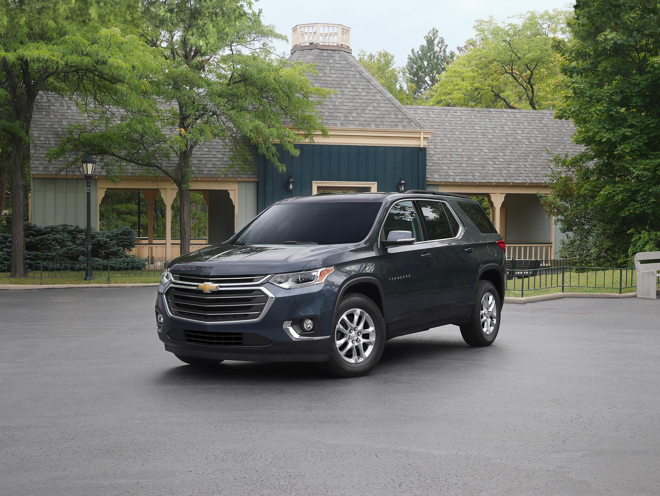 2021 Chevrolet Traverse LT Graphite