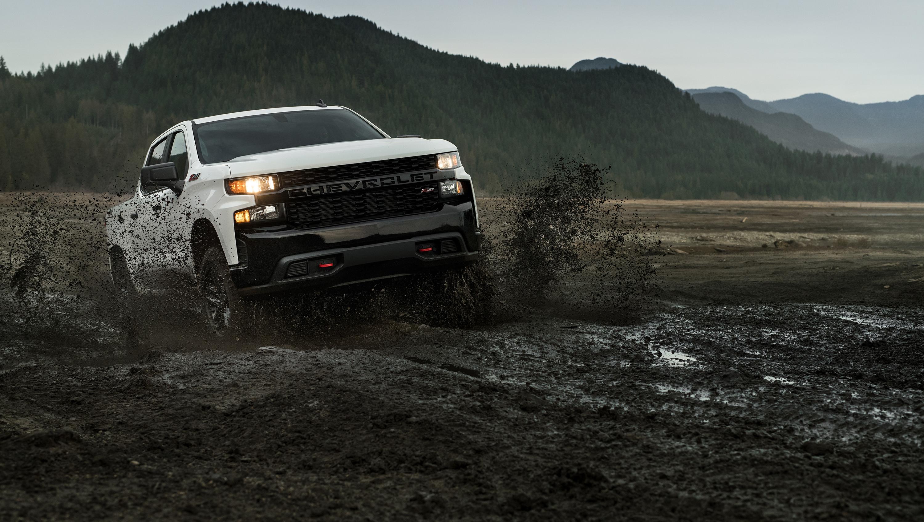 2021 Chevrolet Silverado 1500 Crew Cab Custom Trail Boss Summit White