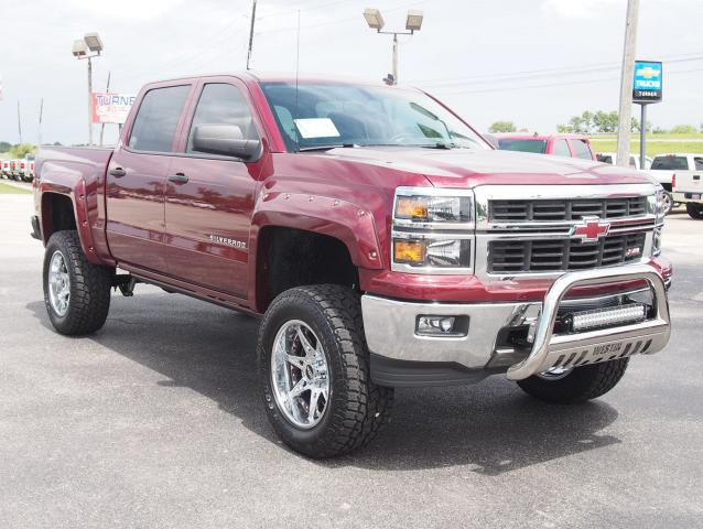 Lifted Trucks For Sale in Houston Area | Conversion & 4x4 Trucks