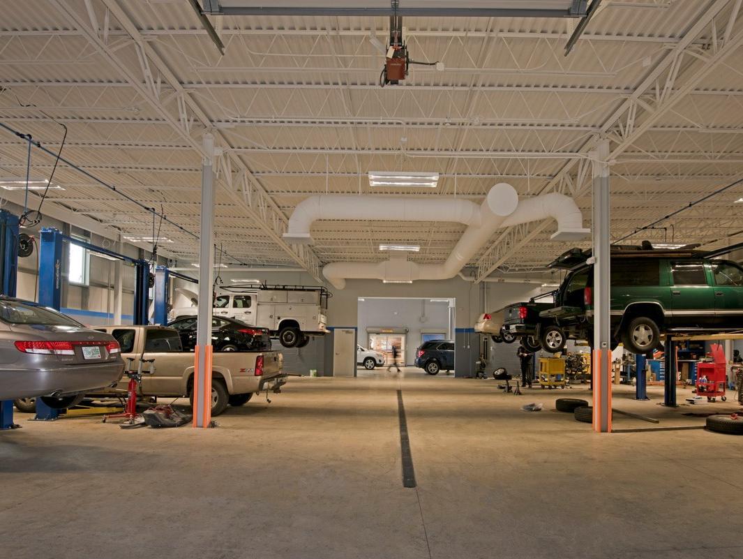 Ron Currier's Hilltop Chevrolet is a SOMERSWORTH Chevrolet dealer and a new car and used car