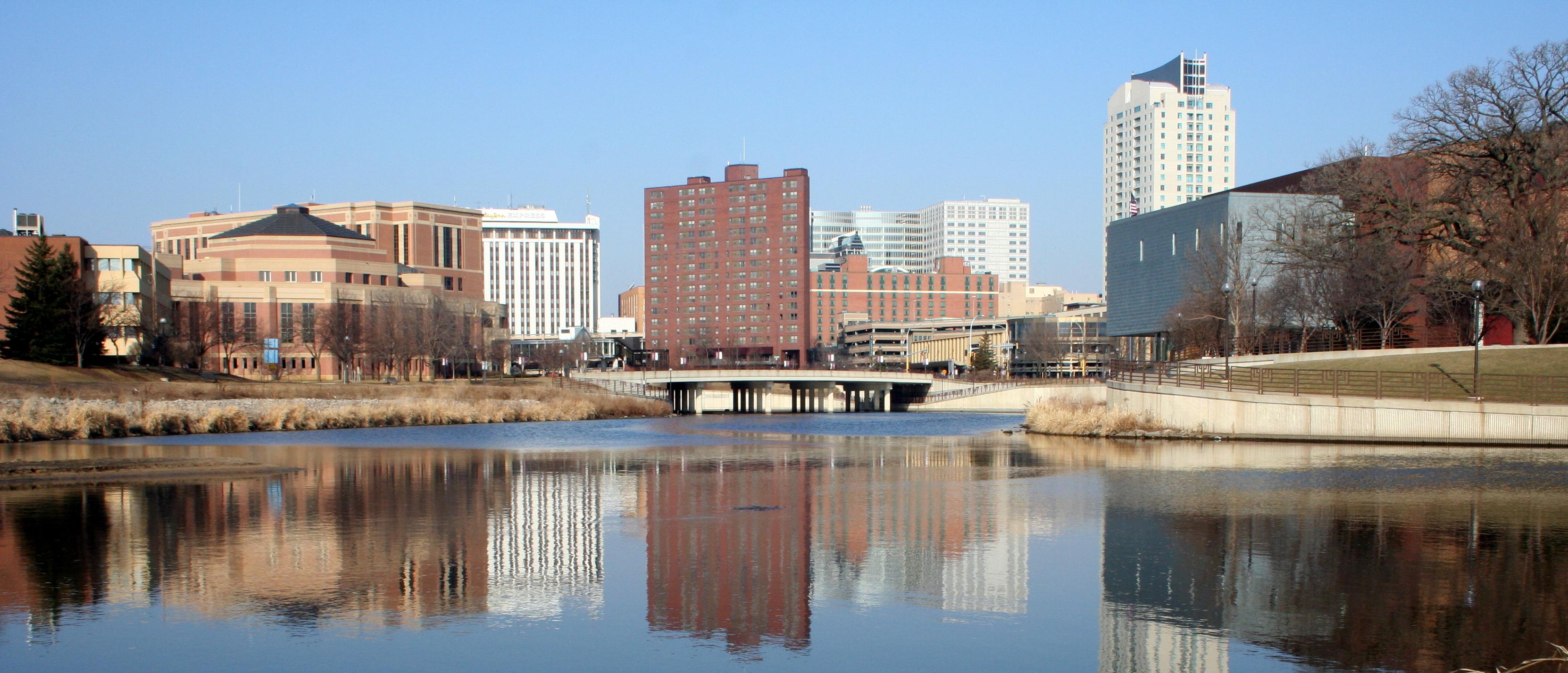 Ford Dealer Serving Rochester, MN House Ford