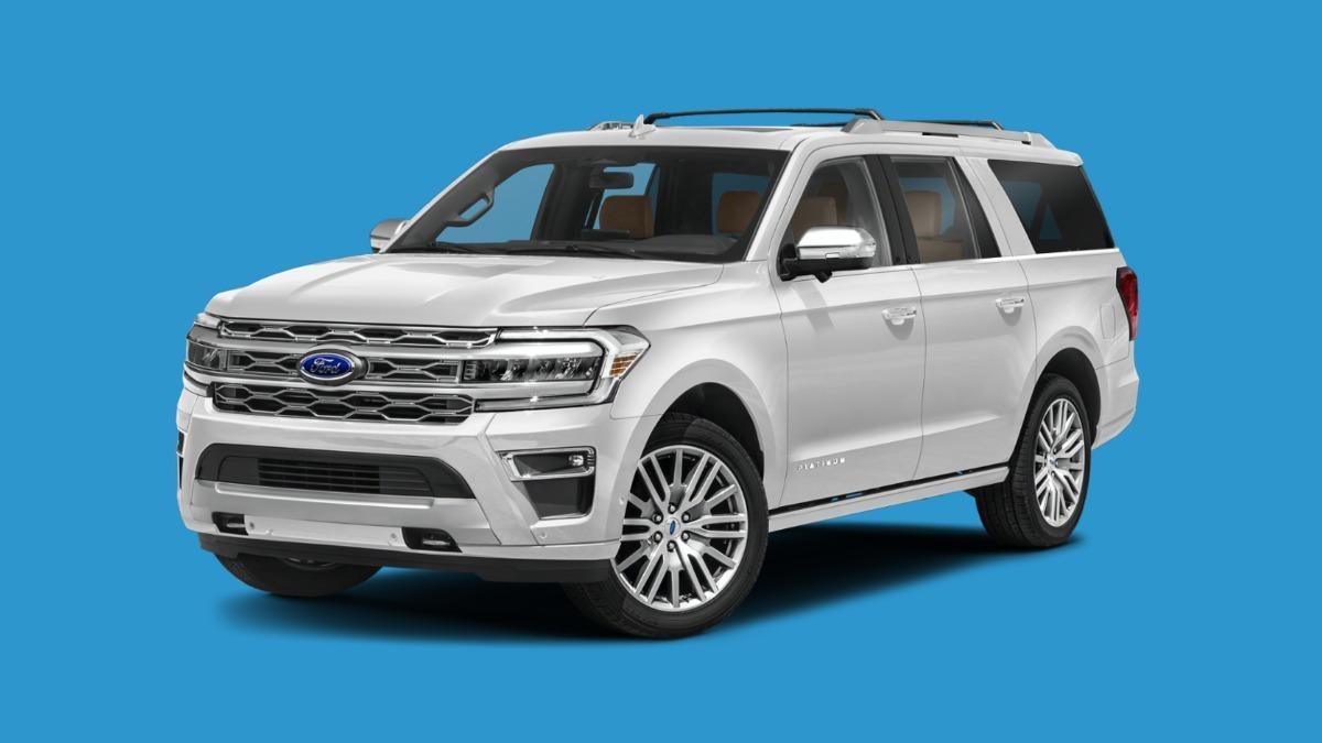 White Expedition Max on a blue backdrop