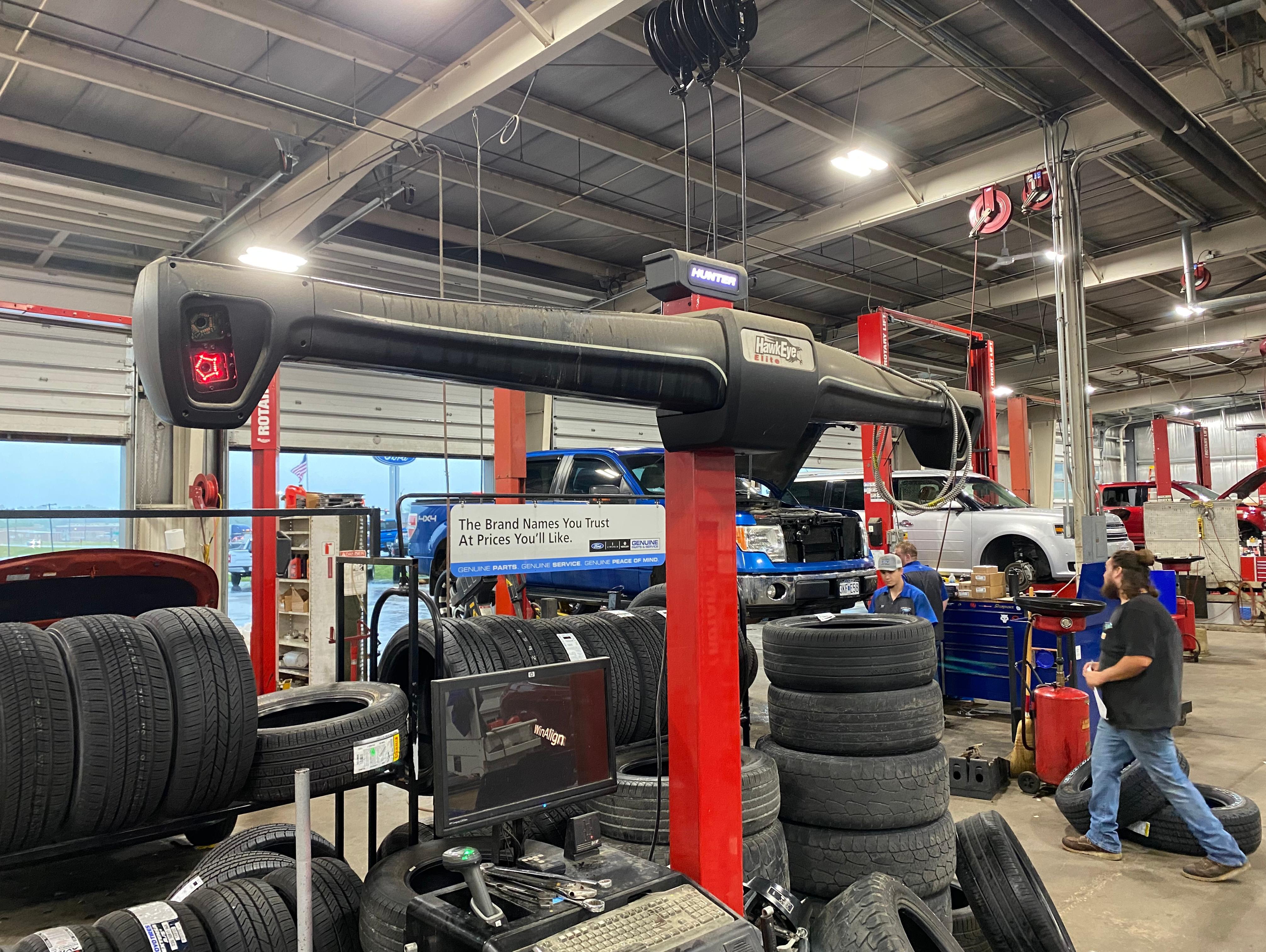 Tom Boland Ford, Inc. is a Hannibal Ford dealer and a new car and used car Hannibal MO Ford