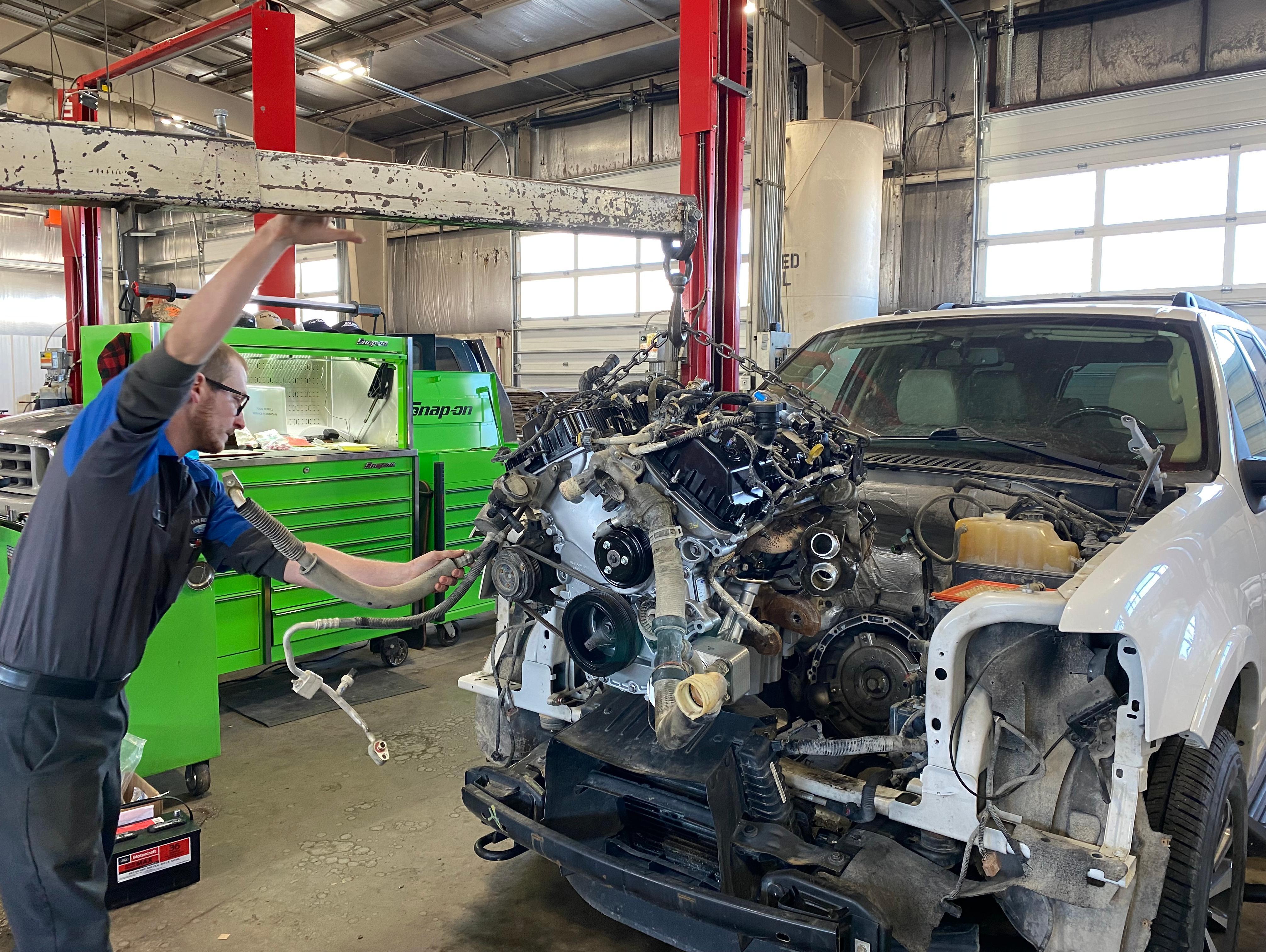 Tom Boland Ford, Inc. is a Hannibal Ford dealer and a new car and used