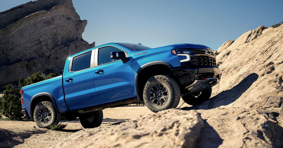 2023 Chevrolet Silverado 1500 - Side View Climbing A Hill