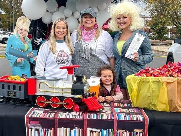 Dolly Parton Reading Charity Howard Bentley