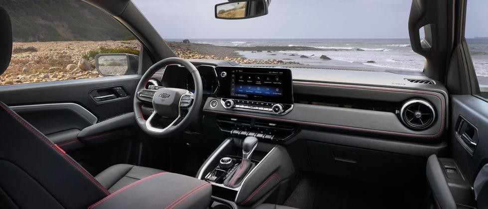 2023 Chevy Colorado Interior