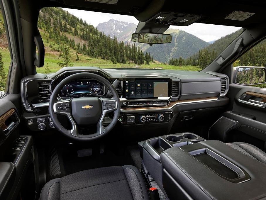 Chevrolet Silverado 1500 LT Interior