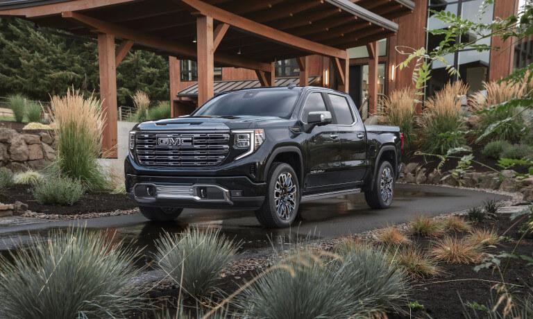 2024 GMC Sierra 1500 Exterior Parked On A Driveway