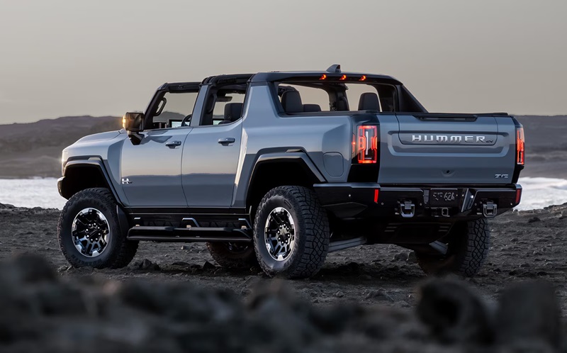 The Allure of Electric Power 2025 GMC Hummer EV Pickup Truck near Harvey LA Mossy Motors