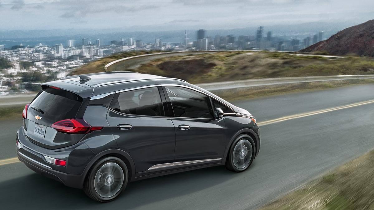 Chevrolet Bolt EV blurry city background
