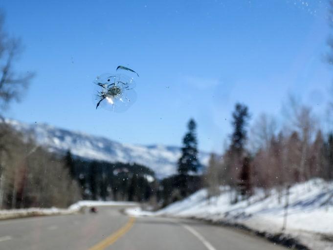 driving with a cracked windshield