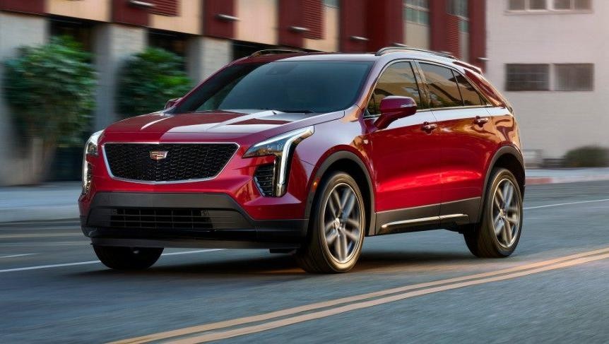 2022 Cadillac XT4 driving on a city road