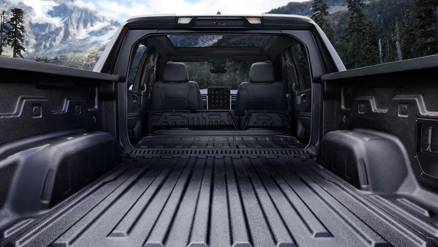 2025 Sierra EV cargo bed extension