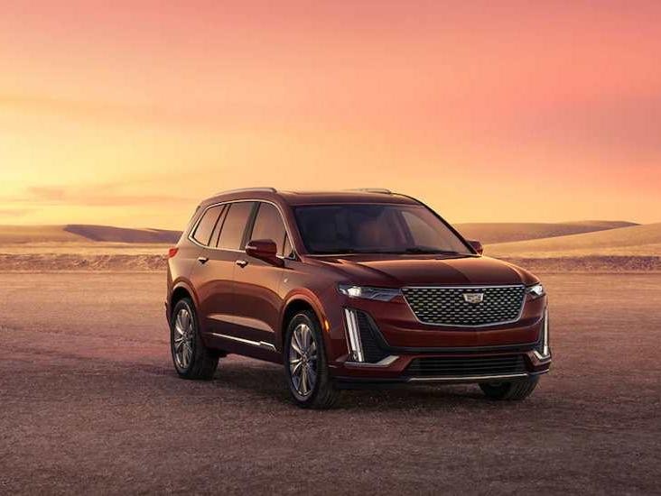 2023 Cadillac XT6 Front 3 Quarter Exterior 