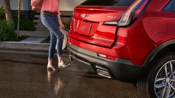 Cadillac XT4 power liftgate