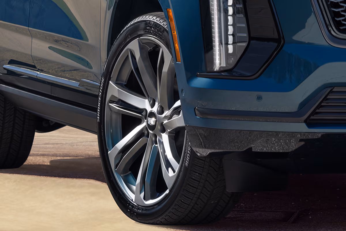 Features like Air Ride Adaptive Suspension and Magnetic Ride Control help the drive feel smooth and easy offering the comfort you expect from Escalade.