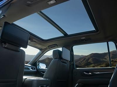 See the panoramic sunroof of GMC Yukon at Shortline