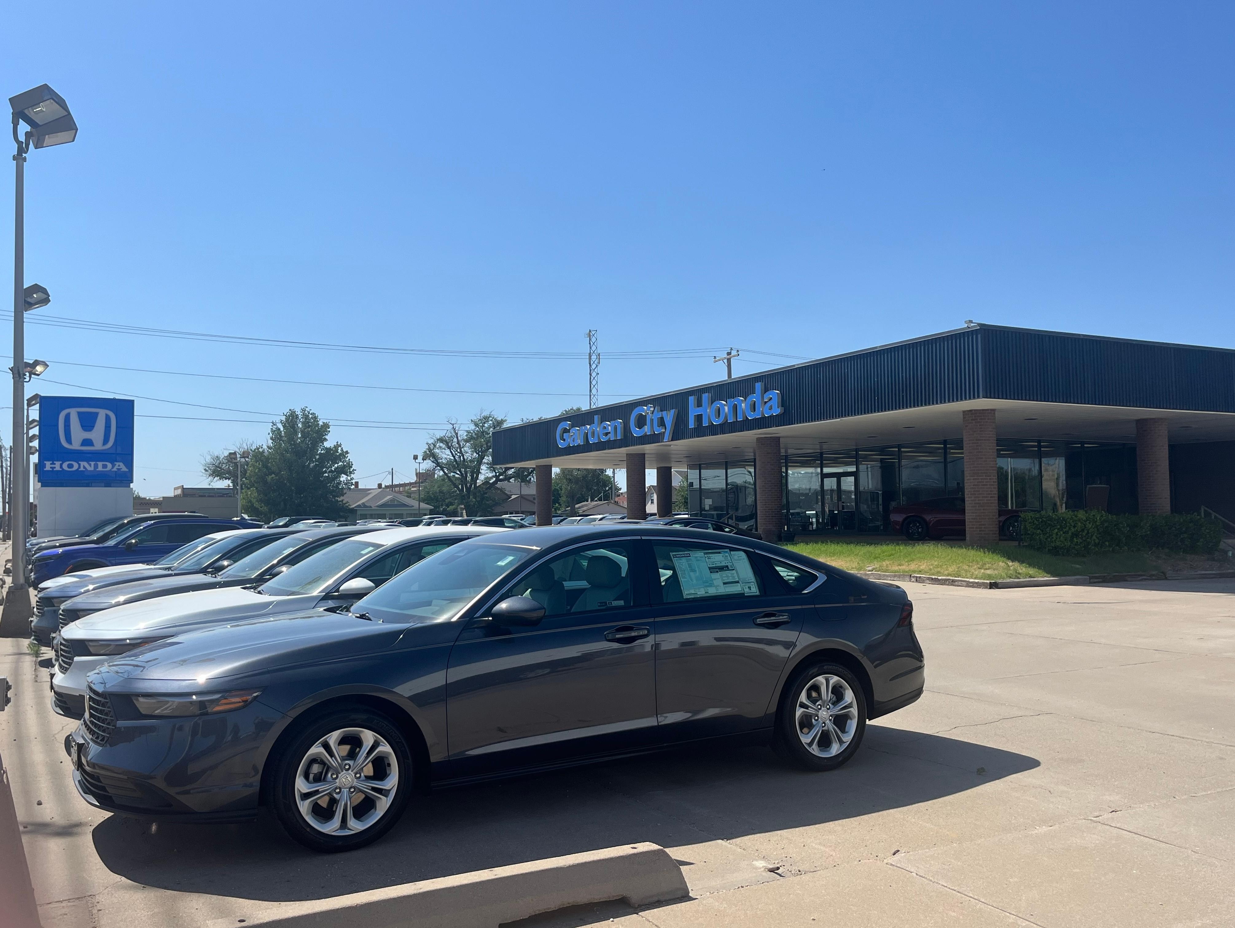 Garden City Honda dealership exterior