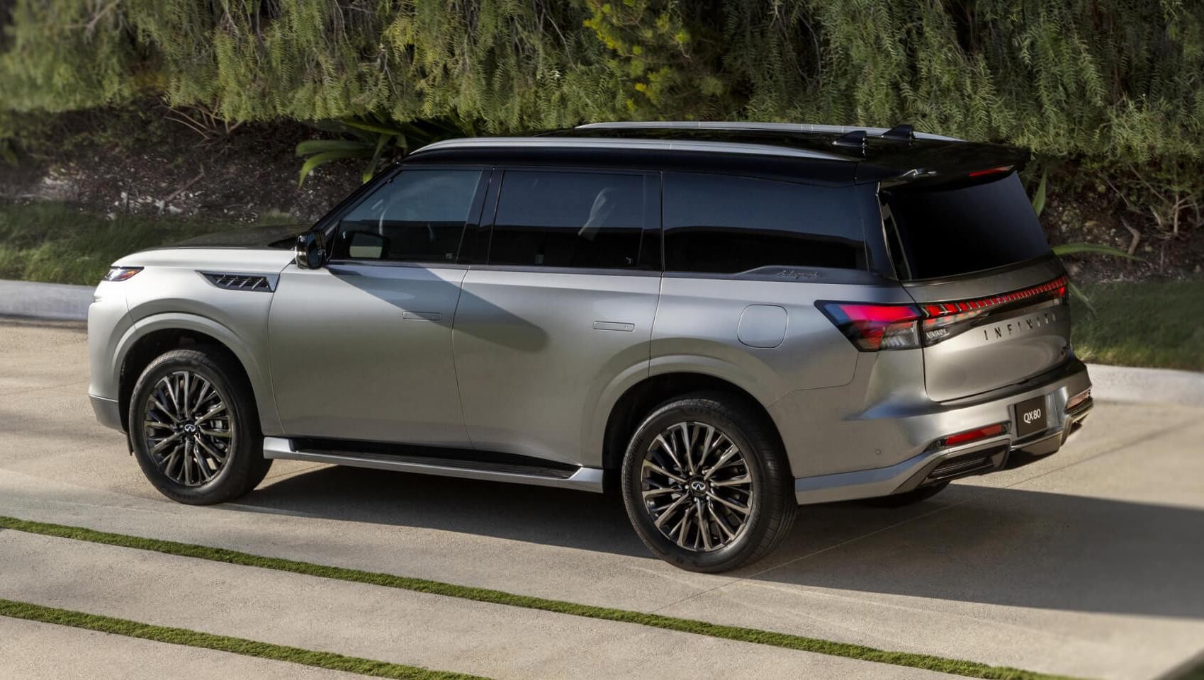 2025 QX80 parked in driveway