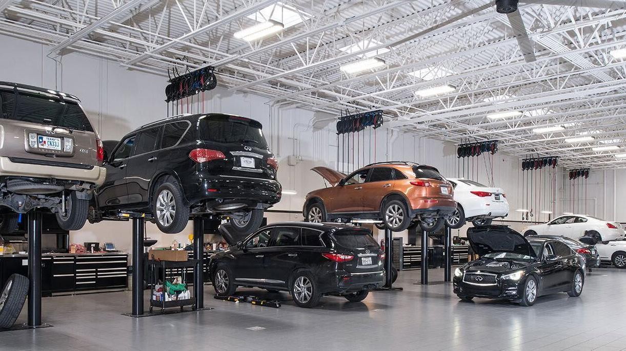 Service Bay at Grubbs Auto