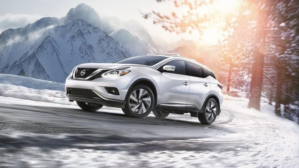 Nissan Murano driving on snow