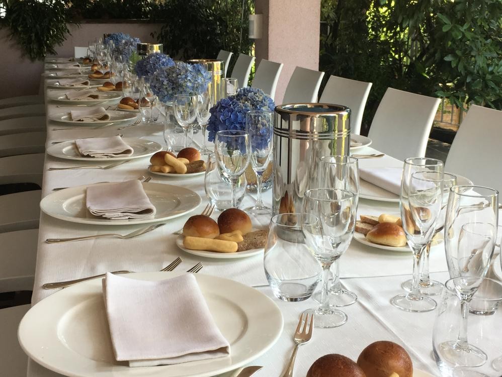 Wedding Guest Table Setup