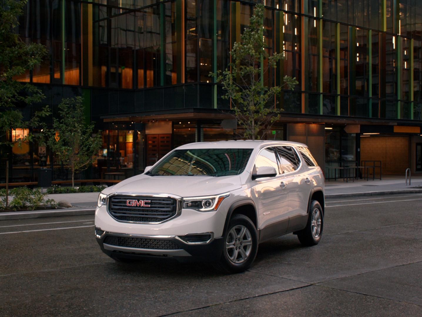 GMC Acadia | Lifestyle | City Building