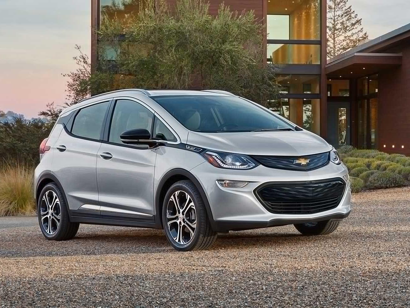 Silver 2019 Chevy Bolt EV feature Design