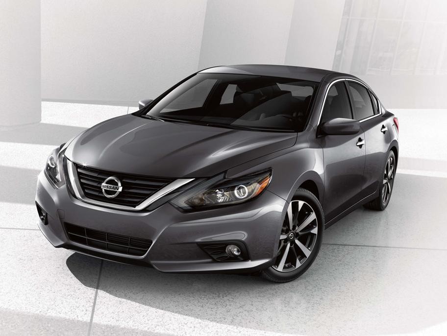2018 Nissan Altima | White Studio Background