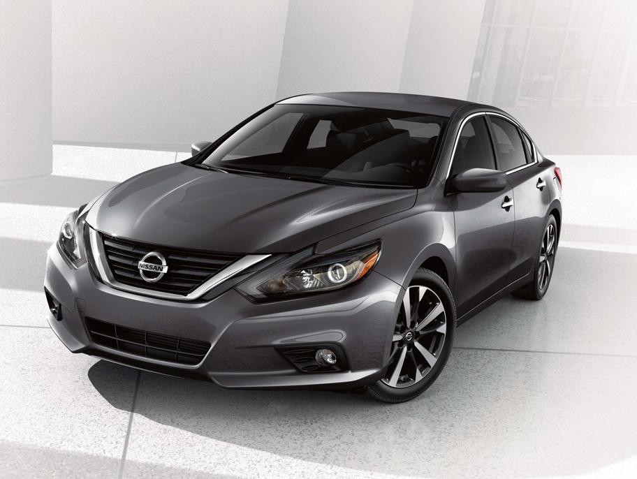 2018 Nissan Altima | White Studio Background