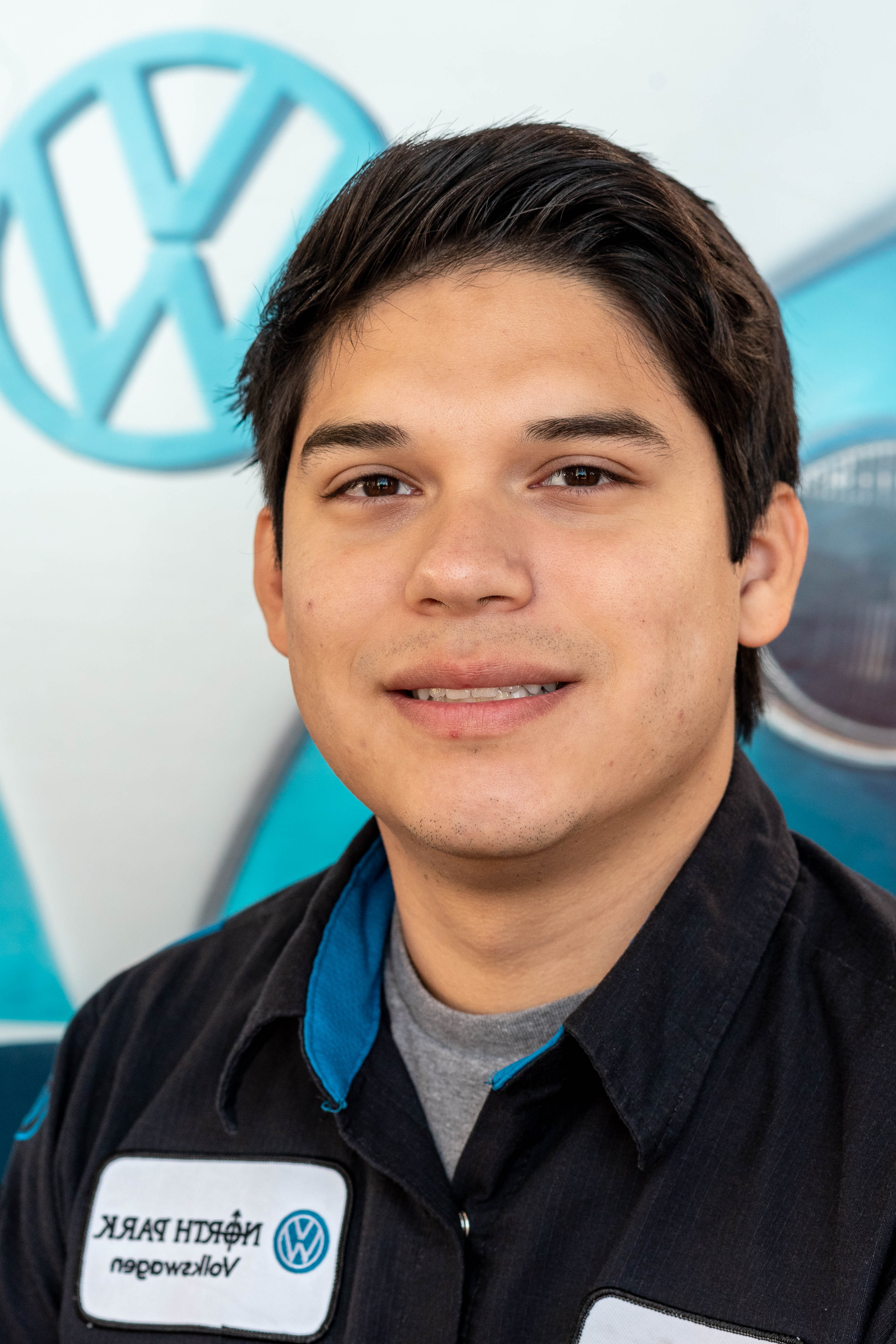 Alex Leon
